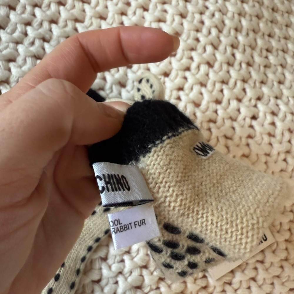 Love Moschino Black and Cream Mittens/ Wool gloves - Picture 6 of 6